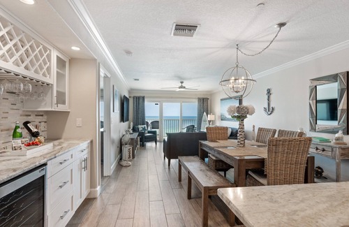 Indian Shores Condo | August & September Offer! Book 3 Nights get the Forth Free! Direct Gulf View!