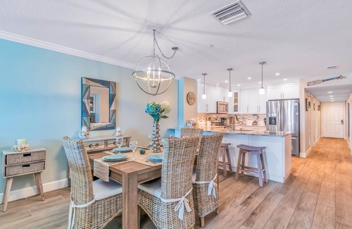 Indian Shores Condo | August & September Offer! Book 3 Nights get the Forth Free! Direct Gulf View!