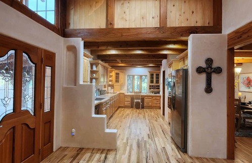 Santa Fe Villa | August Special 5BR/4BA retreat on private 5 acres in scenic foothills, book now!