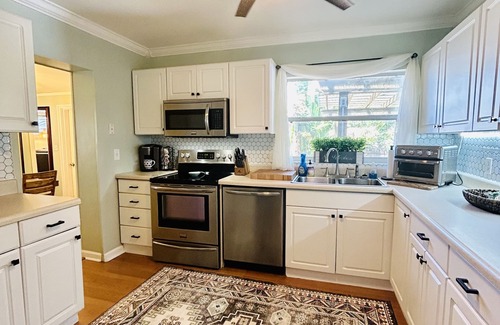 United Central House | August Special! Bungalow Centrally Located DTSP with Swim Spa