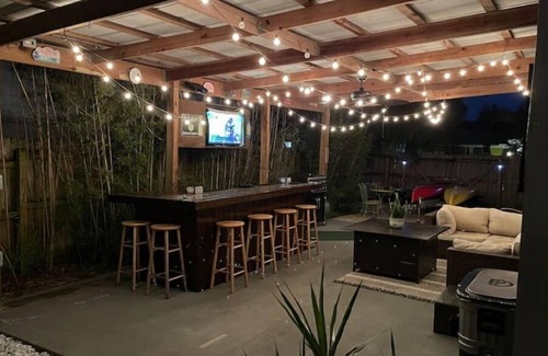 United Central House | August Special! Bungalow Centrally Located DTSP with Swim Spa