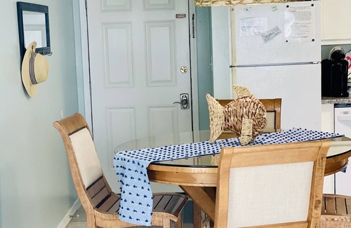 Gulf Shores Condo | AUGUST Special rent 4 nights get 1 free! On the beach & a better view than HOME!