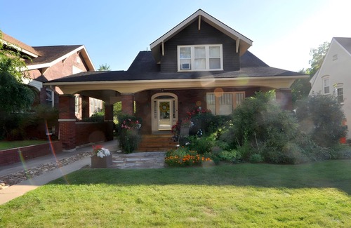 Berkeley Springs House | Aunt Beas Bungalow - Right in Town!
