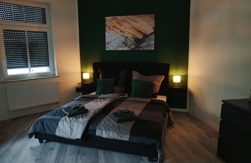 Sudenburg Condo | ☆AuR Design Apartment | Kingsize | Grill | Netflix