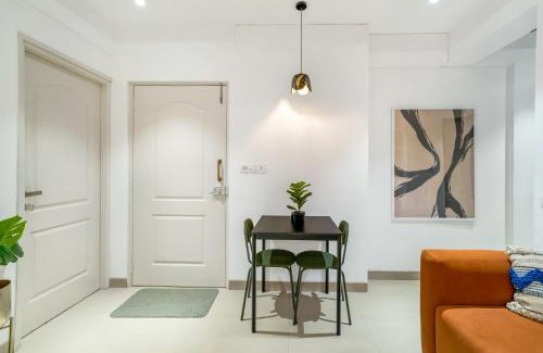 Pali Hill Apartment | Aura 2BHK Bandra W by The Bombay Home Company