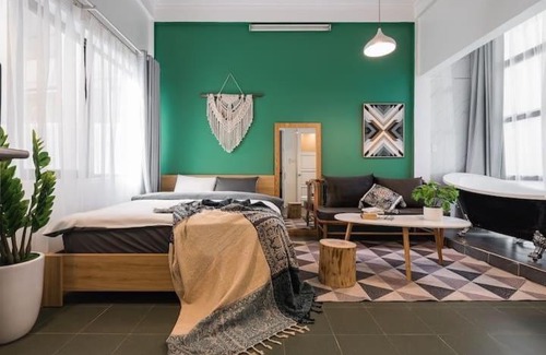Old Quarter Apartment | Aura Home Flamboyant Whole Apartment