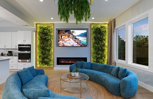 Asheville House | Aura: Lost Civilization VR Poker Games & Spa Oasis