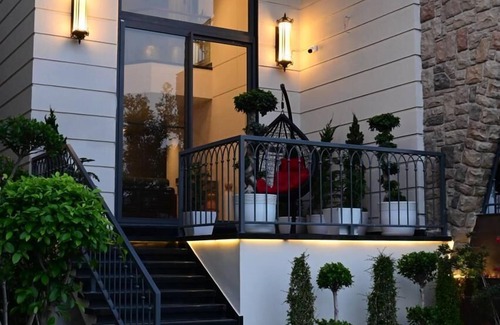 Bhimtal Villa | Aura Luxury Stays