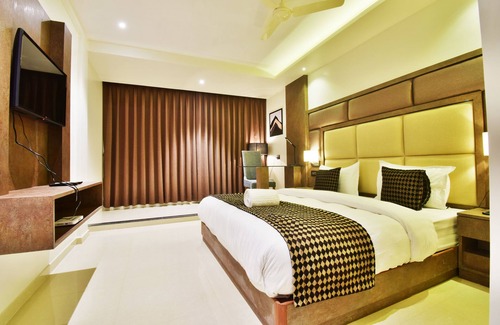 Edapalli Hotel | Aura One Hotel