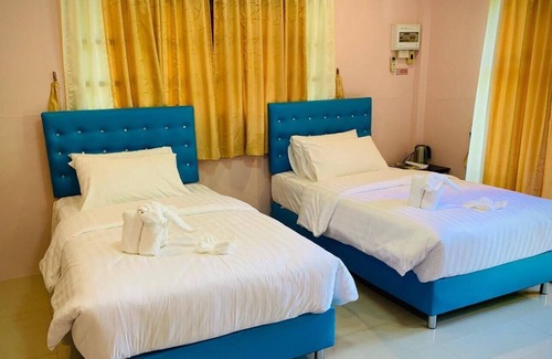 Ban Pong Hotel | Aura Park Resort
