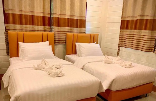 Ban Pong Hotel | Aura Park Resort