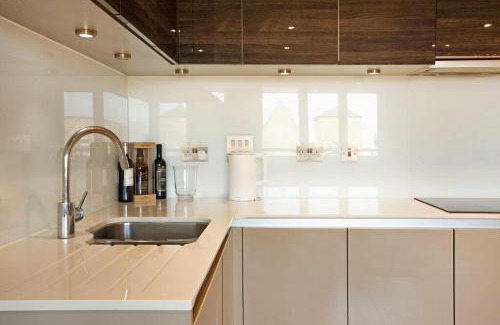 Canning Town Apartment | Auracasa 2 bed O2 Canning suite
