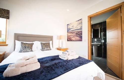 Balloch Cabin | Aurae Lodge, luxury highland log cabin