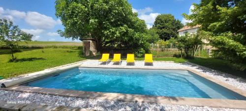 Bertric-Buree House | Auralite - le triangle d'emeraude