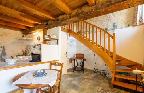 Bertric-Buree House | Auralite - le triangle d'emeraude