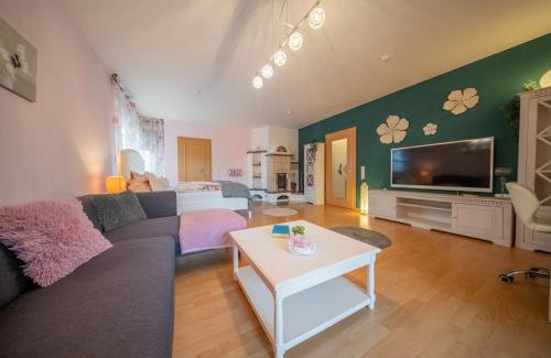Wiesmoor Apartment | Aurora#1 mit großem Garten, Sauna und Kamin