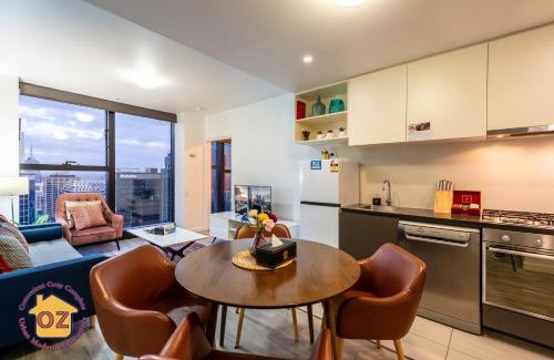 Melbourne Central Business District Apartment | Aussie Escape Apartments-Skyline Collins Tower