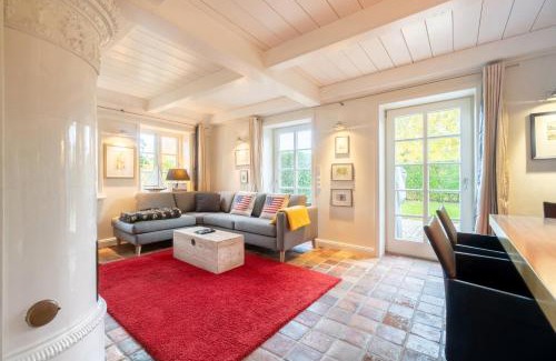 Midlum House | Auster Hues