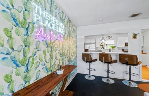 Austin House | Austin Charmer Mins from UT