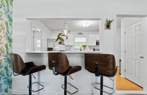 Austin House | Austin Charmer Mins from UT