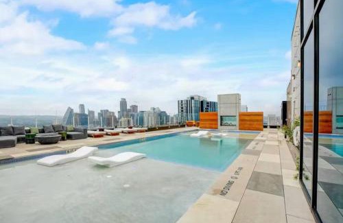 Rainey Street Historic District House | Austin Cowboy Rooftop Pool by Barclé