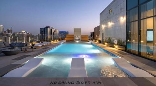 Rainey Street Historic District House | Austin Downtowner Rooftop Pool by Barclé