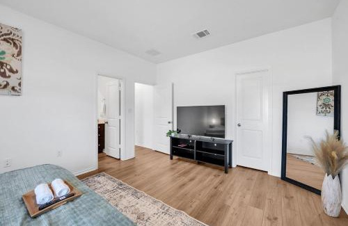 Pflugerville House | Austin Hideaway - King Bed, Game Room, FREE Coffee