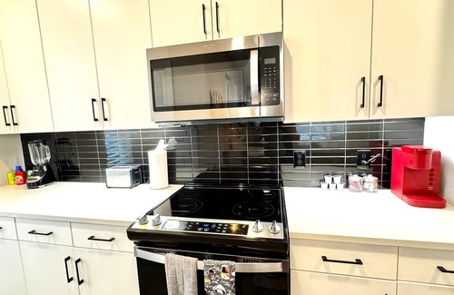 McNeil Apartment | Austin Stay w- Pool & Gym
