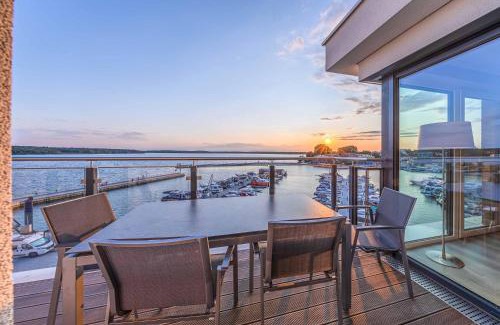 Muritz Apartment | Auszeit, Yoga-Apartment mit Kamin & Balkon in der Hafenresidenz