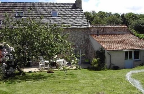 Saint-Germain-des-Vaux House | auth. stone house in the village of St Germain ds Vaux