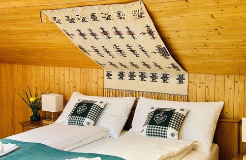 Niederried bei Interlaken Ski Chalet | Authentic Swiss chalet with AC in Niederried bei Interlaken