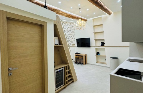 Antibes City Centre Apartment | Authentic 2-room mezzanine port d'Antibes