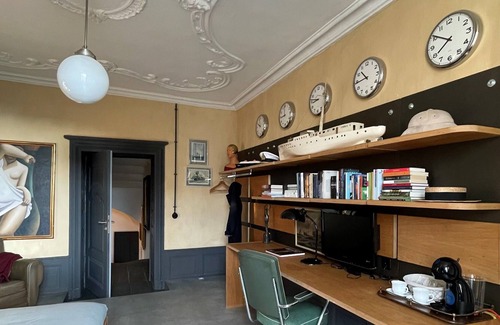 Clemency House | Authentic castle anno 1634 - suite Roaring '20