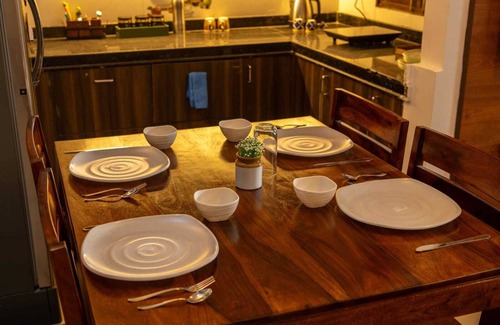 Jaipur Apartment | Authentic Indian Retreat: Heritage Decor & Local Flavours at 3BHK spacious home