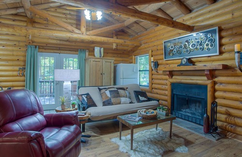 Enchanted Oaks Cabin | Authentic log cabin on Cedar Creek Lake - spectacular views from all 3 decks