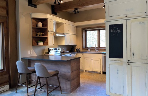 Saint-Faustin-Lac-Carre Cabin | Authentic logwood cabin next to Mont-Blanc ski station, close to Tremblant.