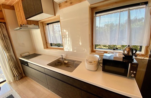 Kitasaku-gun Villa | Authentic Luxury Canadian Log House with a 350-Year-Old Yellow Cedar Hand-Cut.