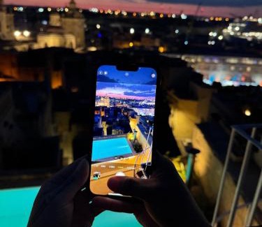 Cospicua House | Authentic Maltese Boutique Holiday Home with Rooftop Pool - Moon Townhouse