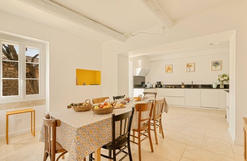 Cabrieres-d'Avignon House | Authentic Provencal farmhouse with pool for rent in Provence - L'Evasion