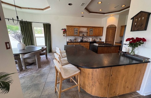 Taylor Ranch House | Authentic Southwest Experiance in Specious Custome Home for Ballon Fiesta.