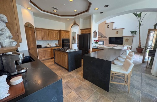 Taylor Ranch House | Authentic Southwest Experiance in Specious Custome Home for Ballon Fiesta.