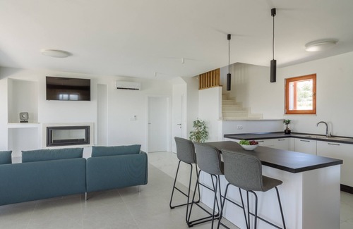 Tinj Villa | Authentic Stone Villa