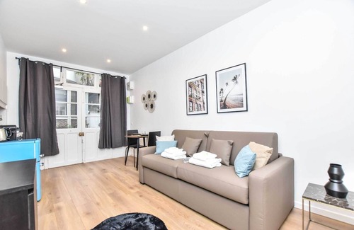 Quartier de la Porte-Saint-Denis Apartment | Authentic studio - 2P - Porte Saint-Denis