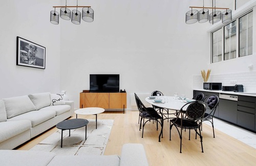 Quartier de la Folie-Mericourt Apartment | Authentique Apartment - 1BR- 2P- Voltaire