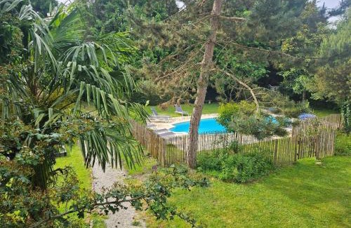 Tourgeville House | Authentique Maison Normande avec Piscine