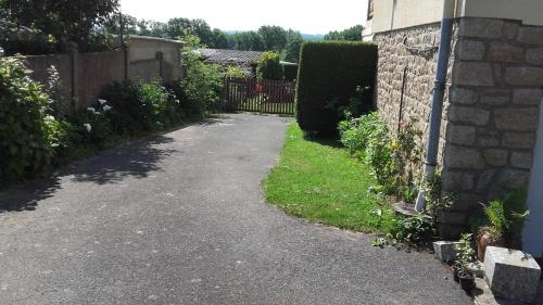 Pleine-Fougeres House | " autour de la Baie "