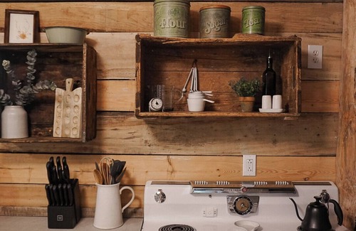 Burnt Chimney Cabin | Autumn Escape: Cozy Cabin Retreat in the Woods