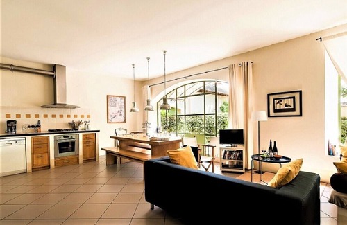 Cairanne House | Autumn in Provence, Near Avignon, Luberon, View Mont-Ventoux