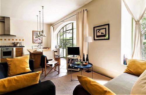 Cairanne House | Autumn in Provence, Near Avignon, Luberon, View Mont-Ventoux