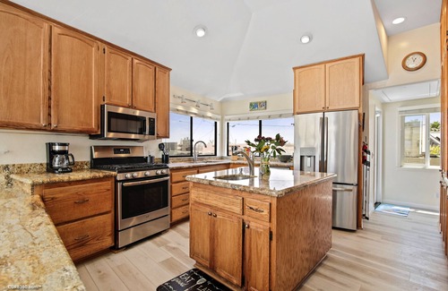 Mission Beach House | Autumn Rate Deals for Spacious North Mission Beach Home—Steps to Ocean & Bay